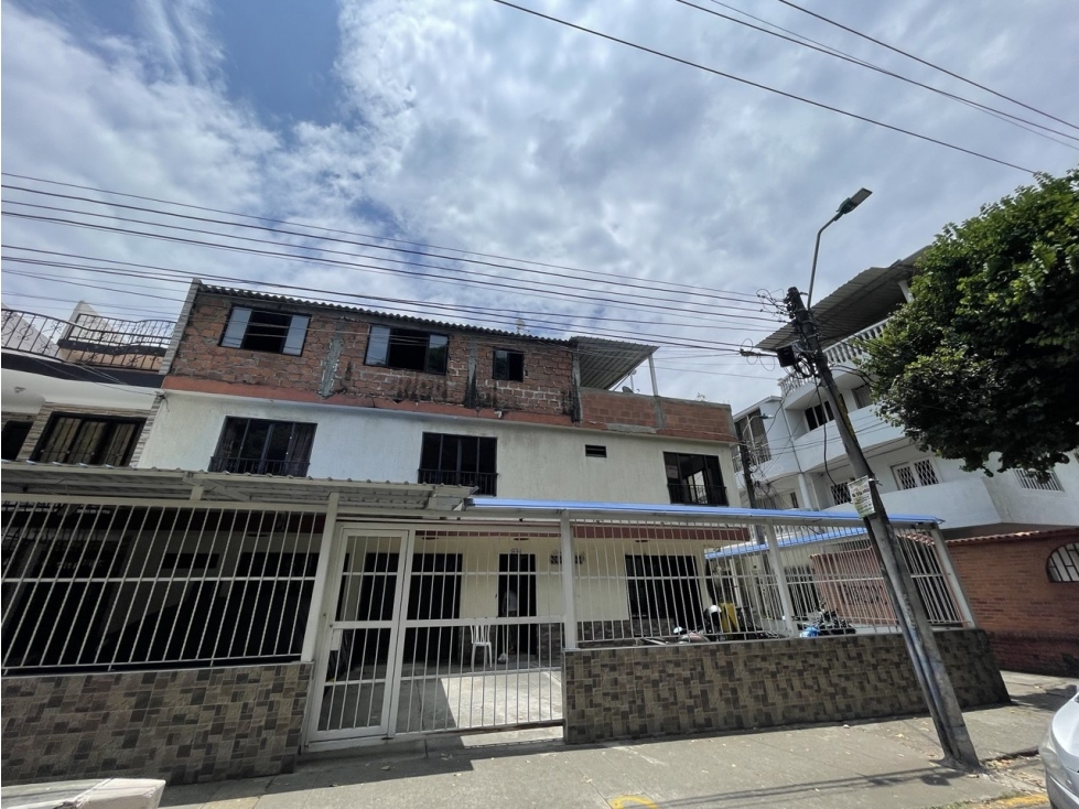 SE VENDE AMPLIA CASA RENTABLE AL NORTE DE CALI BARRIO EL SAMAN