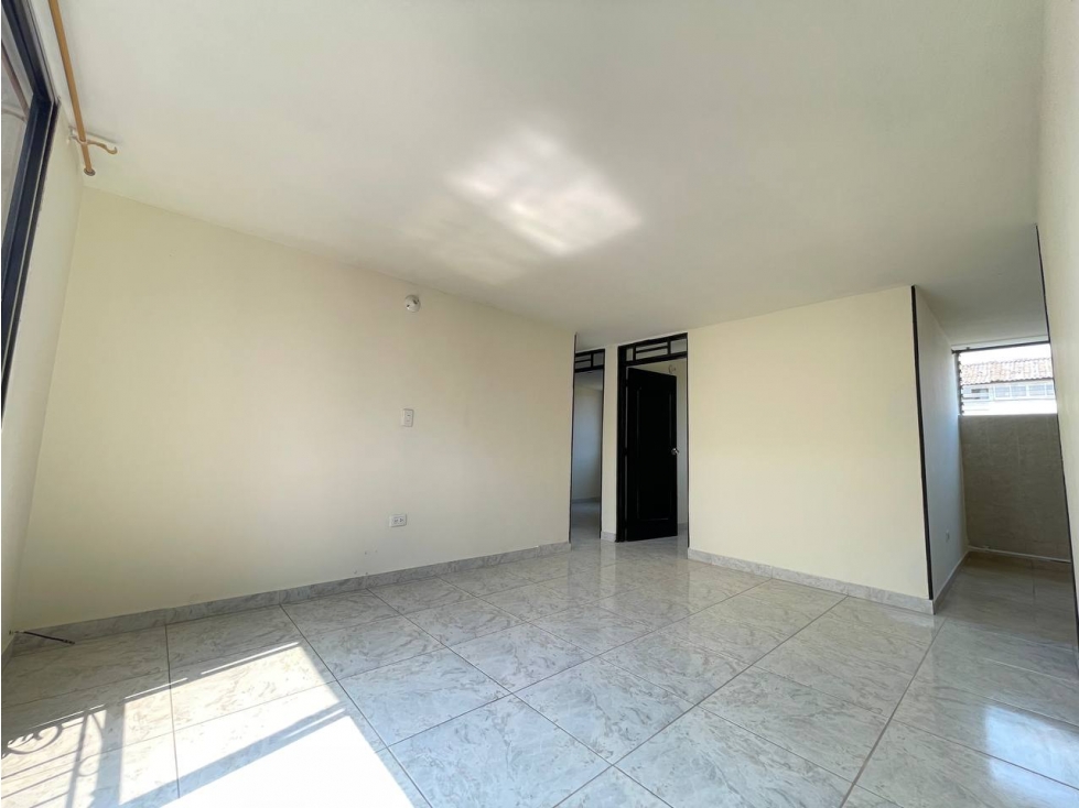 SE VENDE HERMOSO APARTAMENTO AL NORTE EN EL BARRIO ALCAZARES — foto 4
