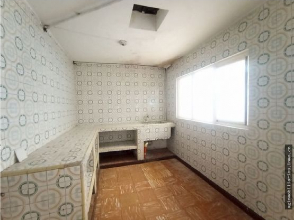 SE VENDE CASA MULTIFAMILIAR EN EL BARRIO - LA BASE — foto 5