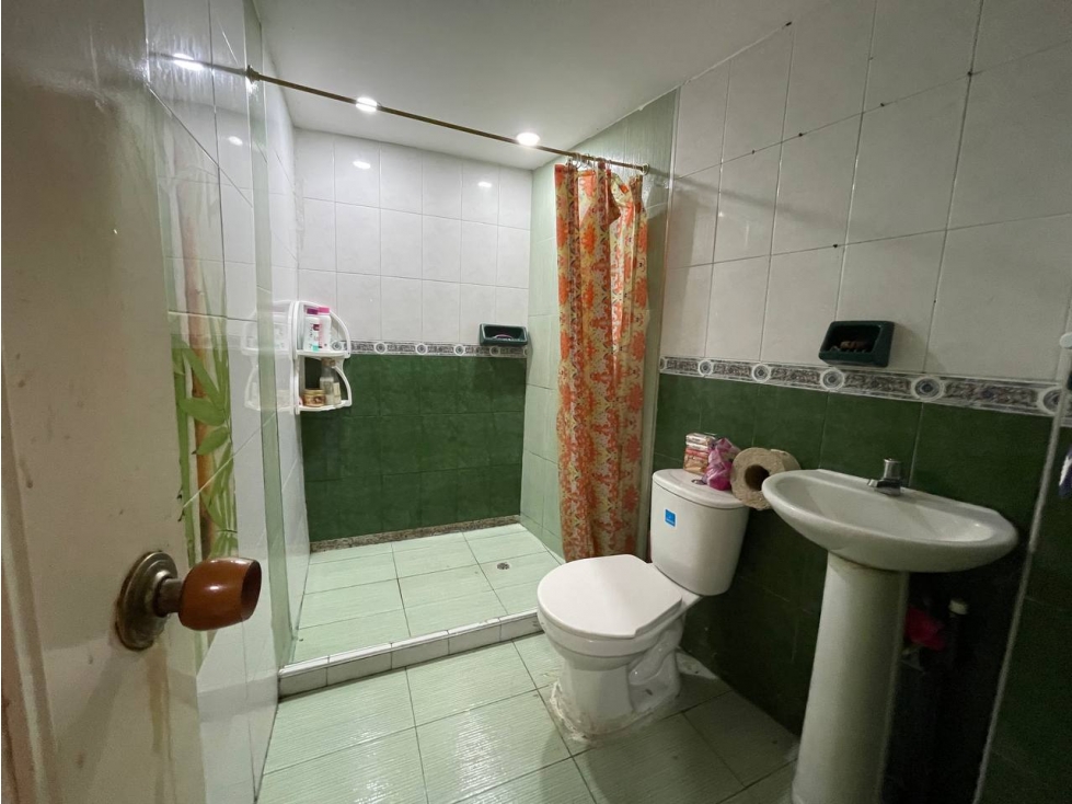 SE VENDE CASA MULTIFAMILIAR DE 3 PISOS EN RODEO LUGAR CENTRAL DE CALI — foto 6