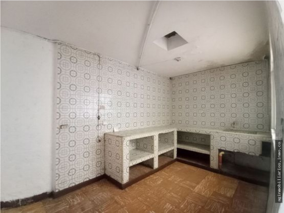 SE VENDE CASA MULTIFAMILIAR EN EL BARRIO - LA BASE — foto 6