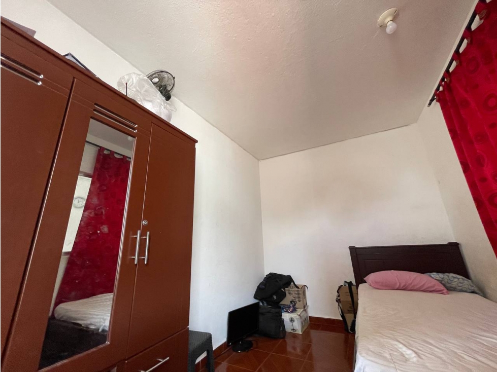 SE VENDE CASA MULTIFAMILIAR DE 3 PISOS EN RODEO LUGAR CENTRAL DE CALI — foto 5