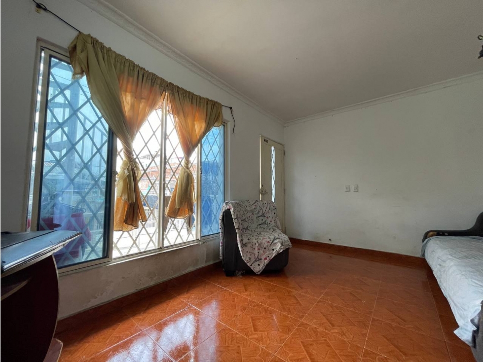 SE VENDE CASA MULTIFAMILIAR DE 3 PISOS EN RODEO LUGAR CENTRAL DE CALI — foto 3