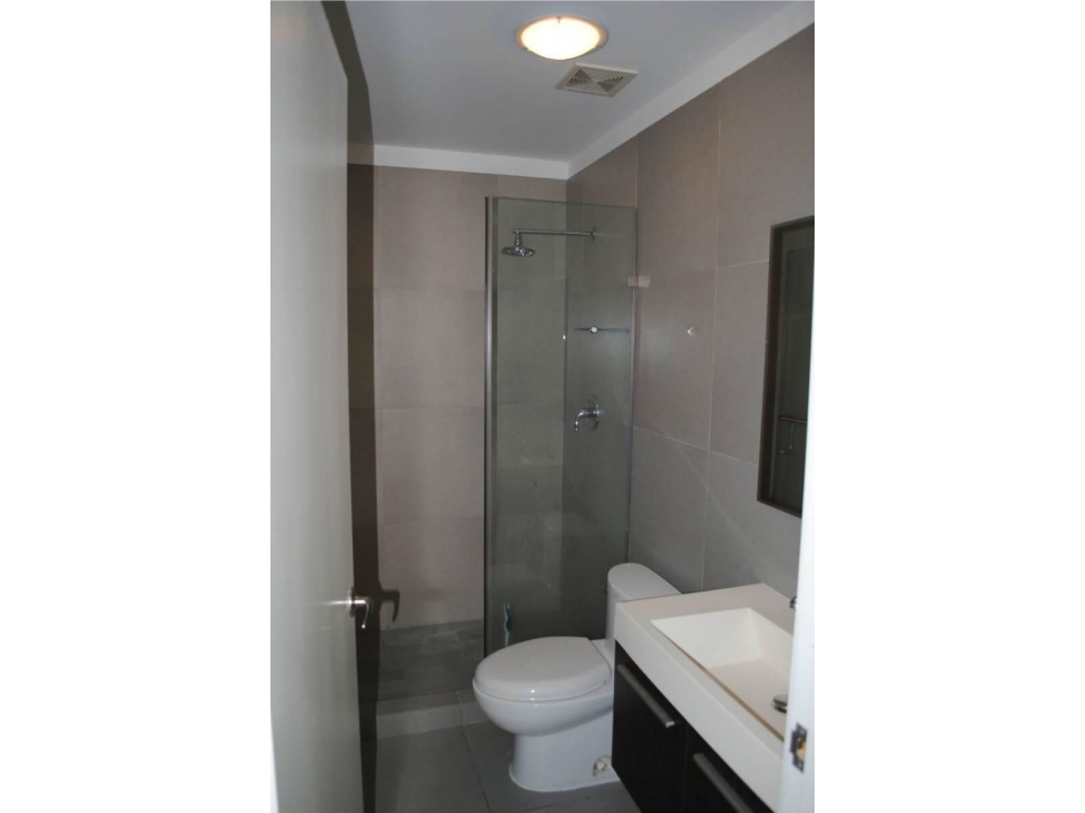 Ph Yacht club Avenida Balboa Alquiler Linea blanca modelo C — foto 6