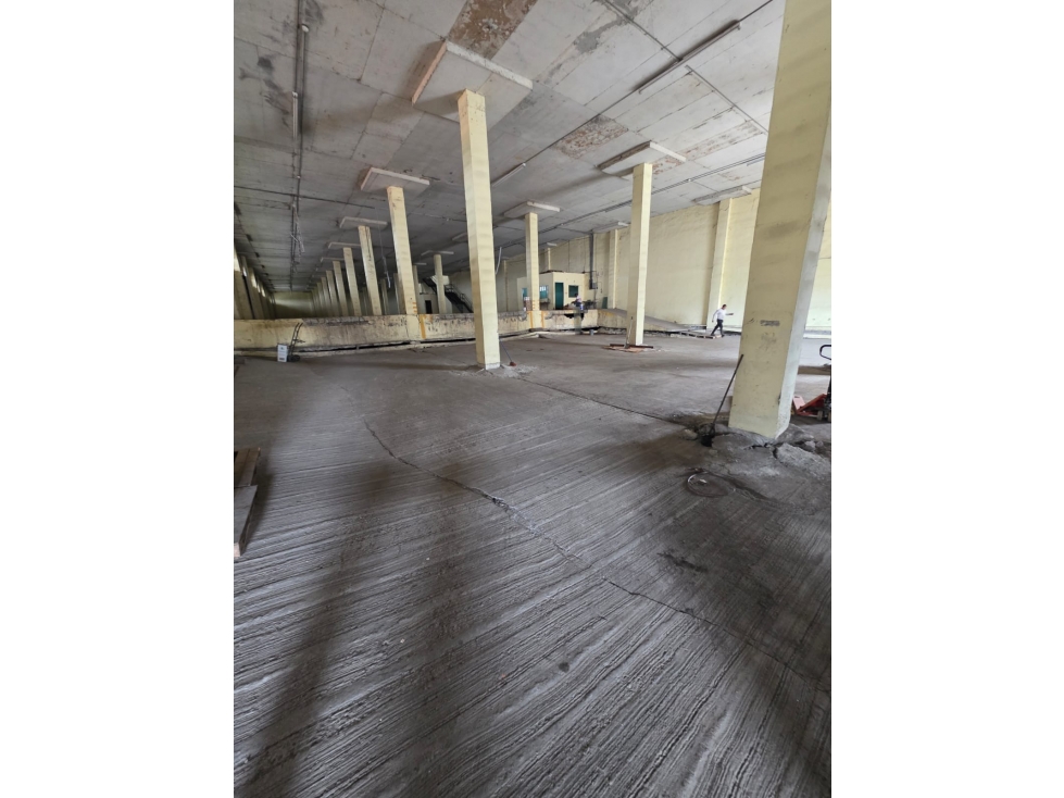 BODEGA EN COCOSOLITO 4000M2 ALQUILER - 2