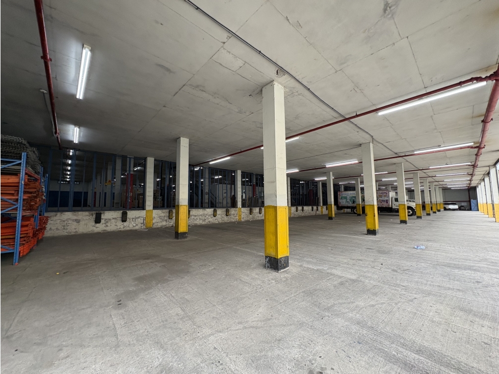 BODEGA EN FRANCEFIELD 4850M2 EN TRES NIVELES ZONA LIBRE COLON