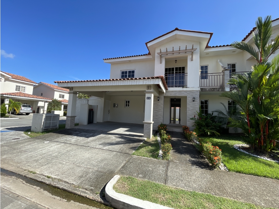 Casa Modelo Lyon en venta PH Reservas de Versalles - Remate Bancario