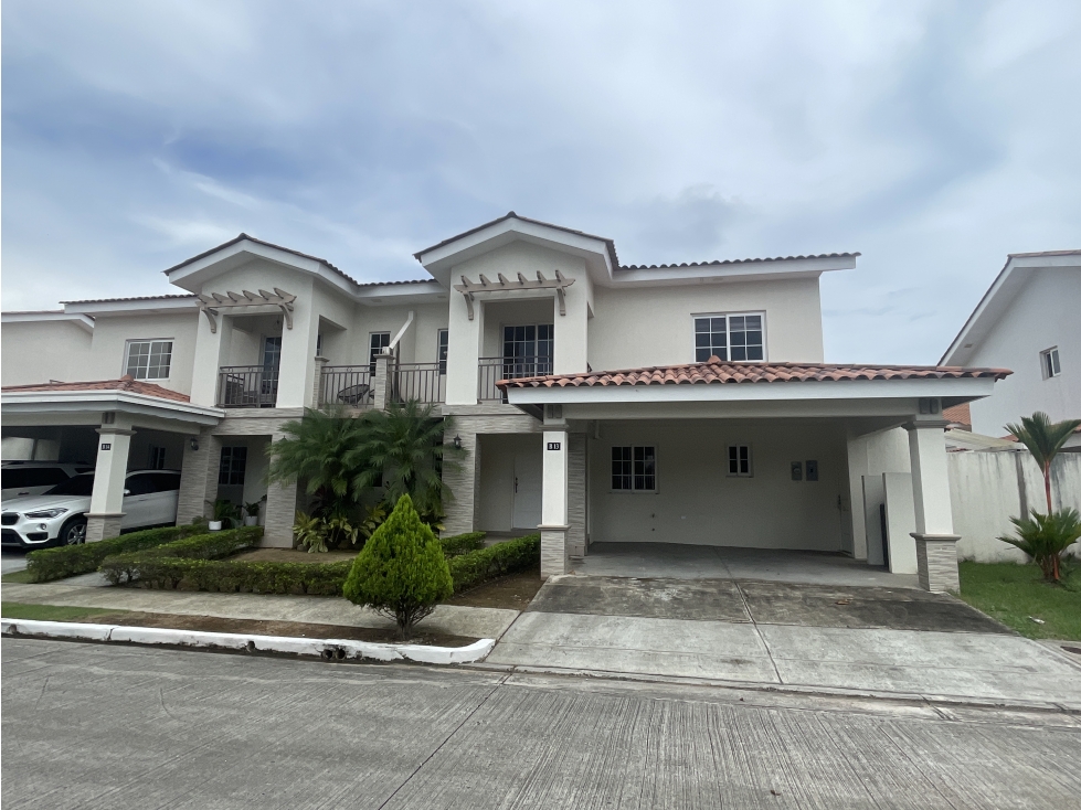 RESERVAS DE VERSALLES - CASA EN VENTA