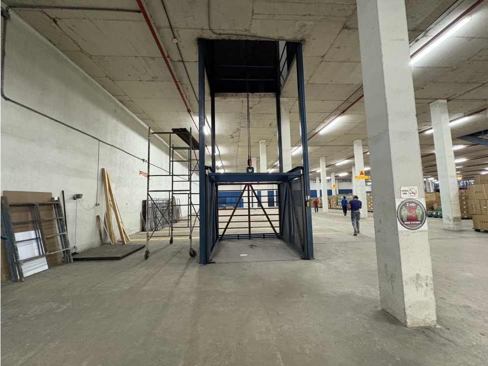 BODEGA EN FRANCEFIELD 4850M2 EN TRES NIVELES ZONA LIBRE COLON — foto 3