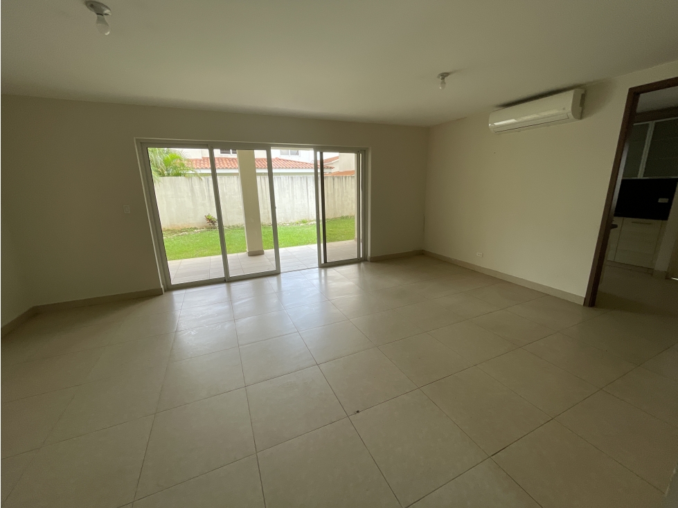 RESERVAS DE VERSALLES - CASA EN VENTA — foto 4