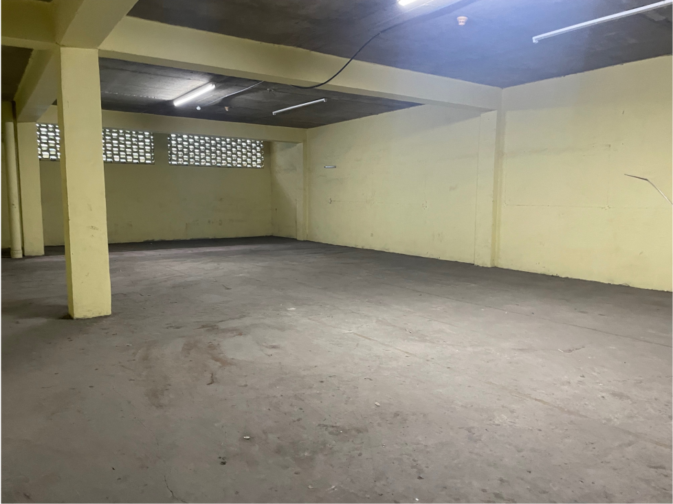 BODEGA EN COLON - FRANCIELD - GALERA EN ALQUILER ZONA LIBRE - 5