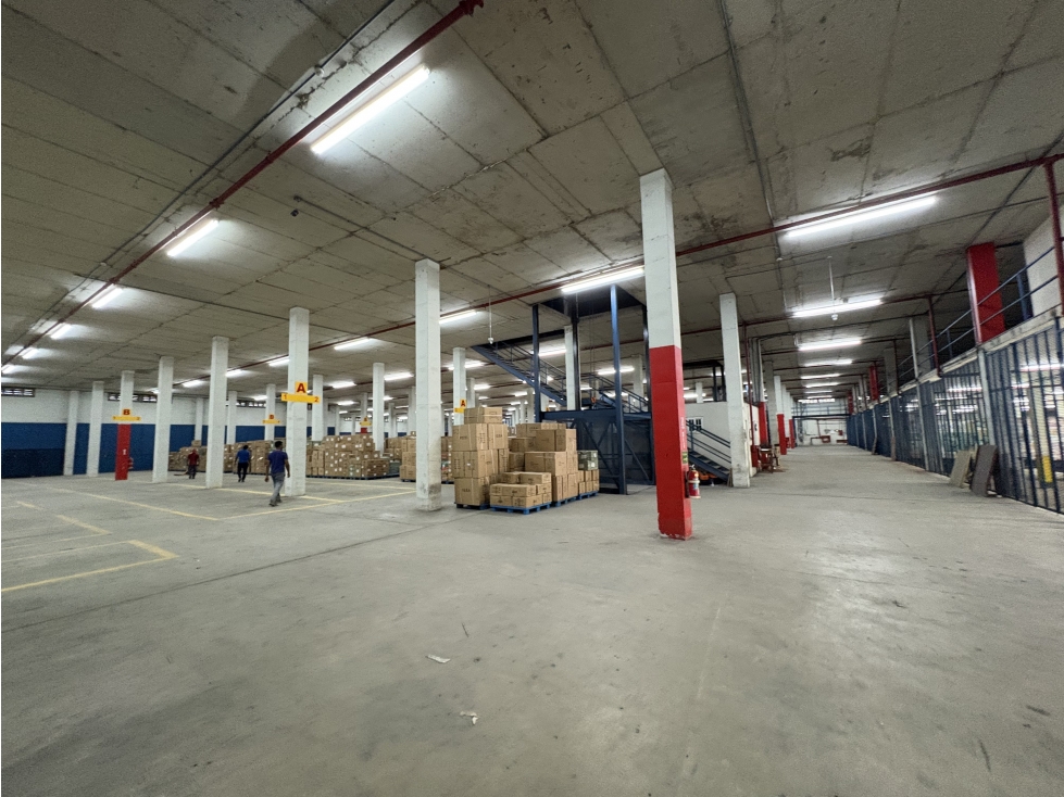 BODEGA EN FRANCEFIELD 4850M2 EN TRES NIVELES ZONA LIBRE COLON — foto 4