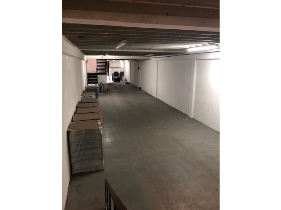 BODEGA / GALERA EN COLON - ALQUILER $1100M2 - 3
