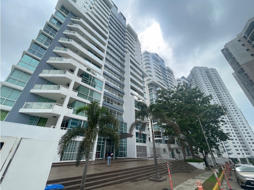 PH ELMARE - REMATE - PLAZA EDISON $109,500USD APARTAMENTO