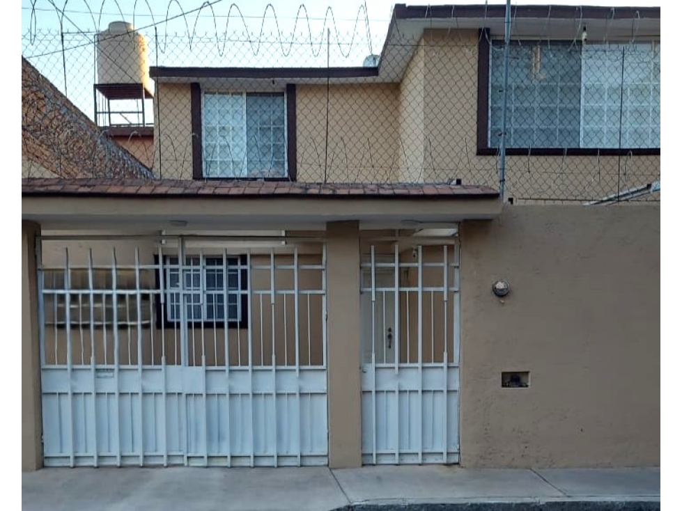 CASA EN VENTA EN ARQUITOS AV CONSTITUYENTES QUERETARO GAA