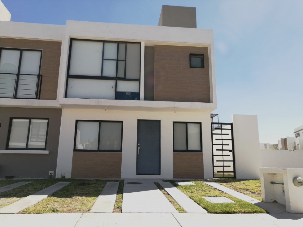 CASA DE ESQUINA EN VENTA EN ZAKIA EL MARQUES QUERETARO GAA