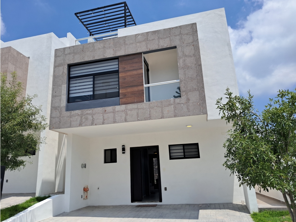 CASA EN VENTA CON ROOF GARDEN PLUS EN ZIBATA QUERETARO GIH - 1