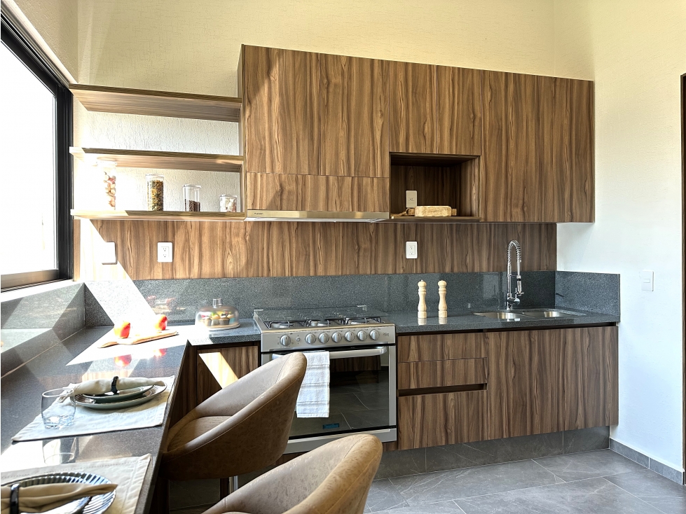AMPLIA CASA CON TERRAZA EN VENTA EN JURIQUILLA QUERETARO GAA — foto 3