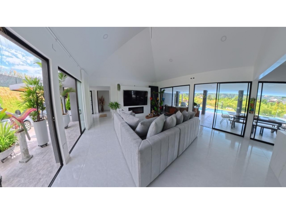 SE VENDE ESPECTACULAR CASA CAMPESTRE EN COMBIA — foto 2