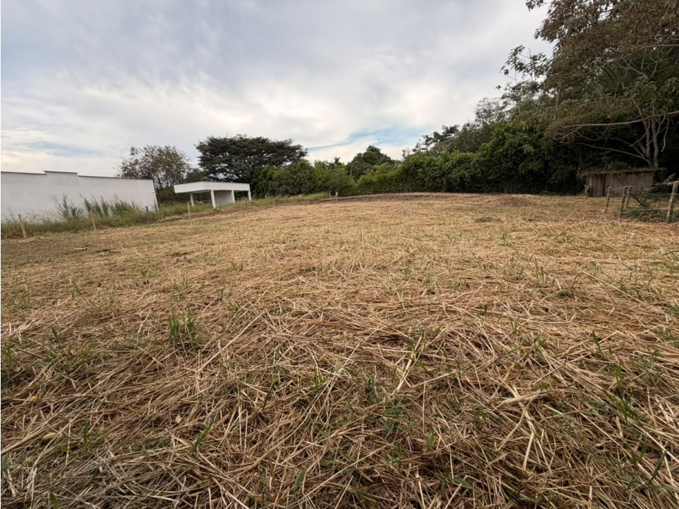 SE VENDE LOTE EN EL EXCLUSIVO SECTOR DE CERRITOS - 1