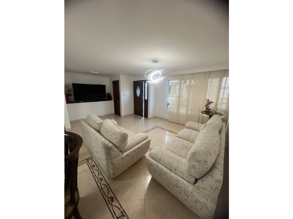 SE VENDE CASA EN PINARES- PEREIRA