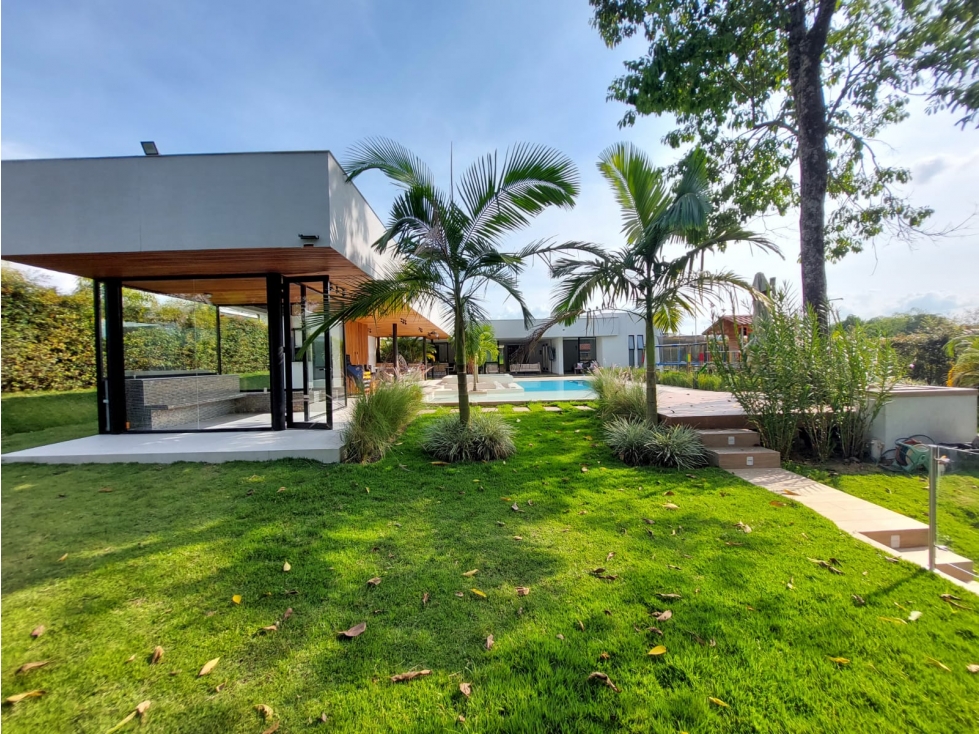 ESPECTACULAR CASA CAMPESTRE