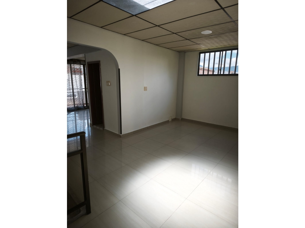 SE RENTA CASA EN EL CENTRO DE PEREIRA — foto 2