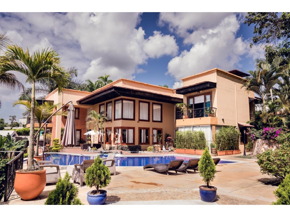 MANSION EN CERRITOS EN VENTA