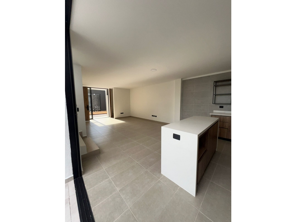 SE RENTA ESPECTACULAR CASA PARA ESTRENAR EN CERRITOS - 4