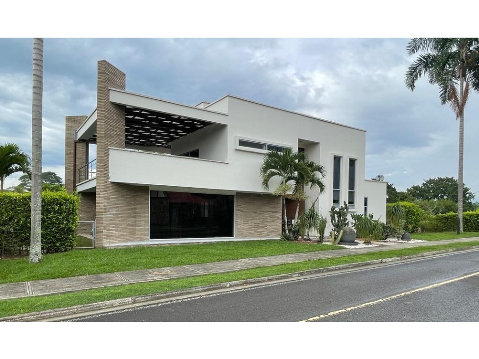 SE VENDE ESPECTACULAR CASA CAMPESTRE EN CERRITOS