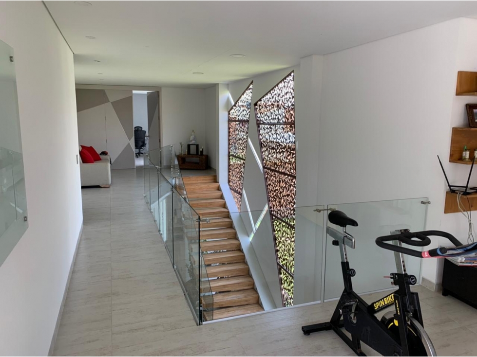 EXCLUSIVA CASA DE LUJO EN CONJUNTO RESIDENCIAL EN CARTAGO VALLE - 3