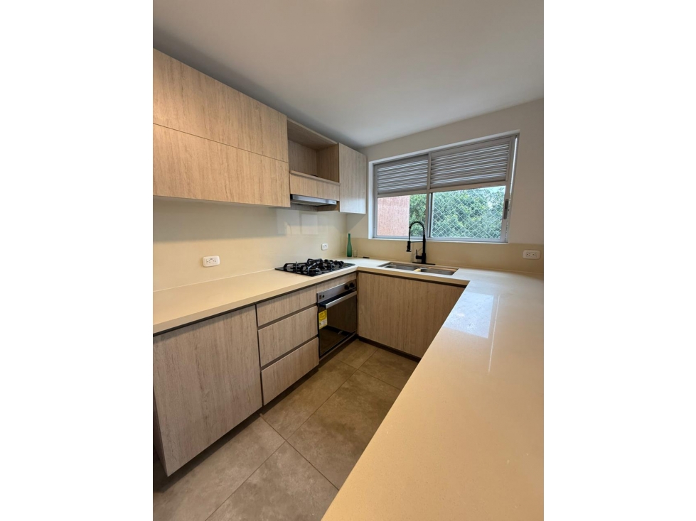 SE VENDE APARTAMENTO EN EL EXCLUSIVO SECTOR DE PINARES — foto 2