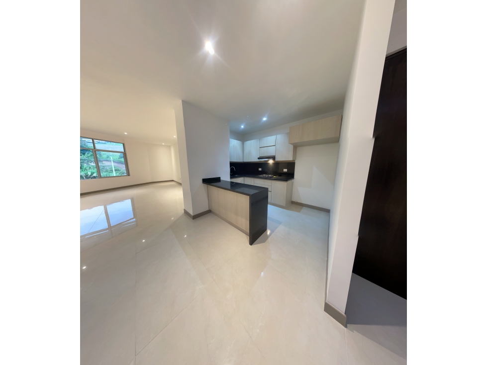 HERMOSO APARTAMENTO EN VENTA EN PINARES - 1