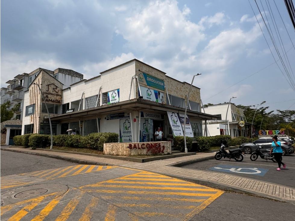 LOCAL EN ARRIENDO EN CENTRO COMERCIAL BALCONES PLAZA 2 - 3