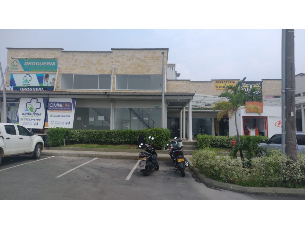 LOCAL EN VENTA EN BALCONES PLAZA RESTREPO - 3
