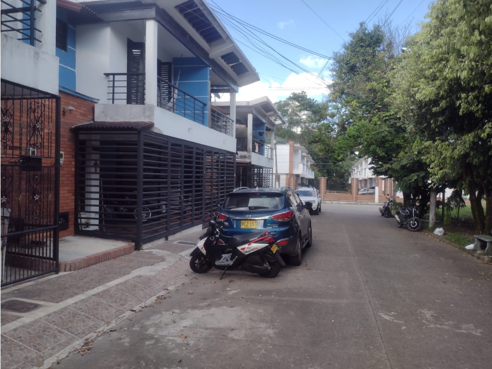 VENTA CASA DOS PISOS QUINTAS DEL BOSQUE - VILLAVICENCIO — foto 3