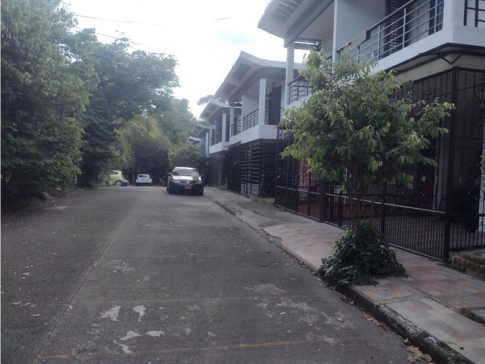 VENTA CASA DOS PISOS QUINTAS DEL BOSQUE - VILLAVICENCIO — foto 2