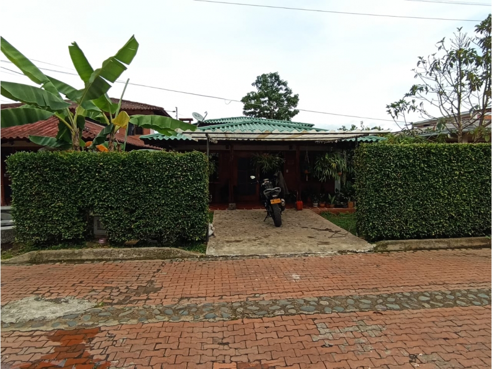 Se vende casa en los Laguitos, Calima el Darién - 2