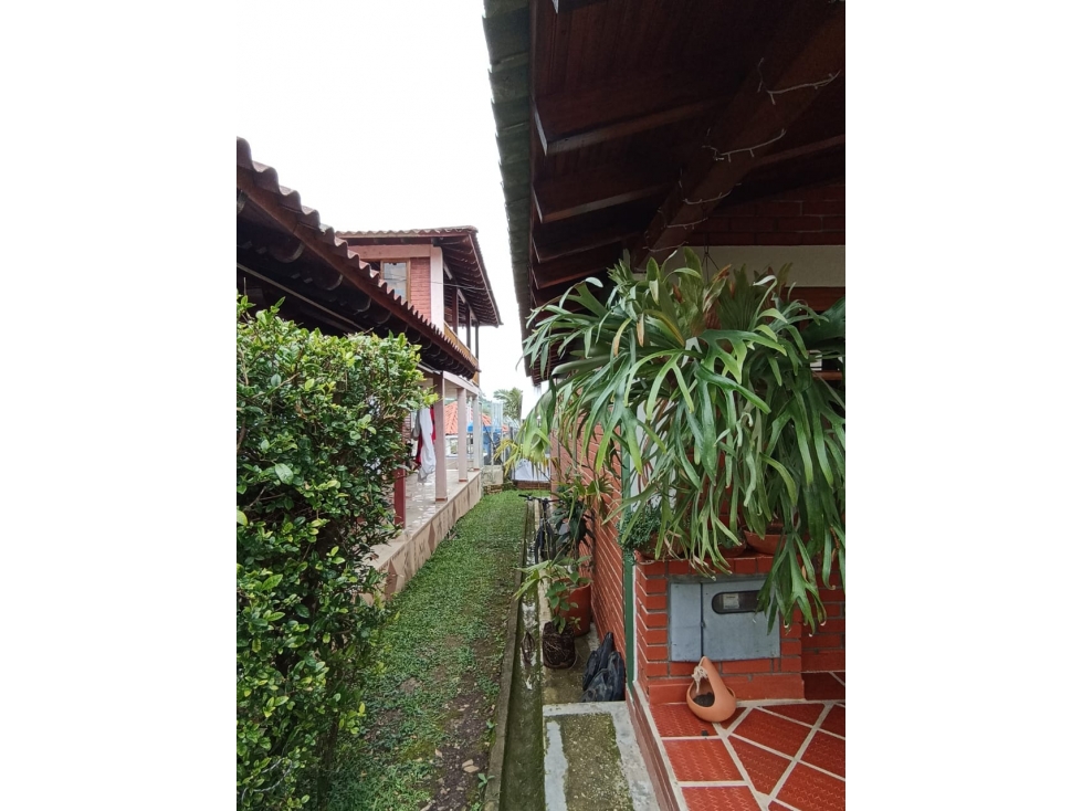 Se vende casa en los Laguitos, Calima el Darién - 3