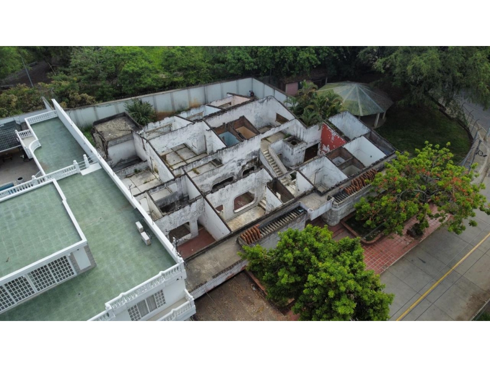 Se vende lote con edificación en el barrio Bella Suiza