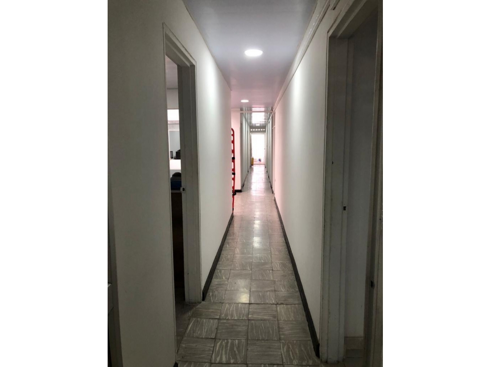 se vende inmueble ubicado en el centro medico Imbanaco — foto 2
