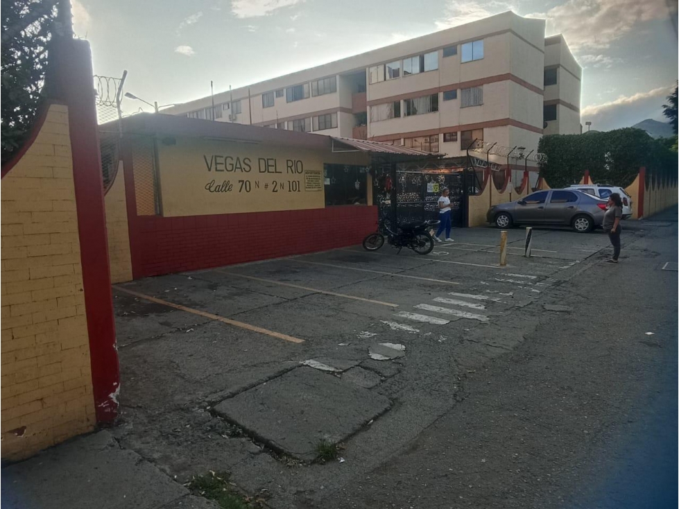 se vende apartamento las vegas del rio