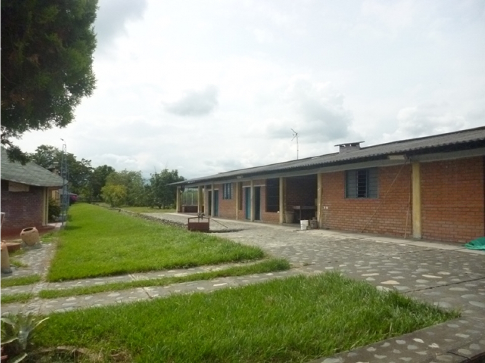 SE VENDE CASA DE CAMPO EN CAMPO ALEGRE, TULUÁ - 1