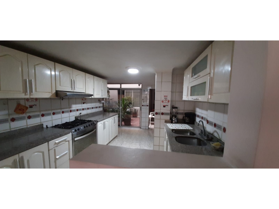 Se vende apartamento en edificio Yesenia URB Gudalupe