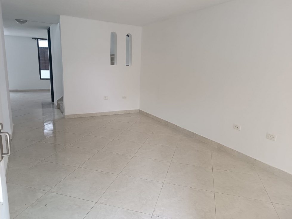 Se vende casa en el Alvernia, Tuluá.
