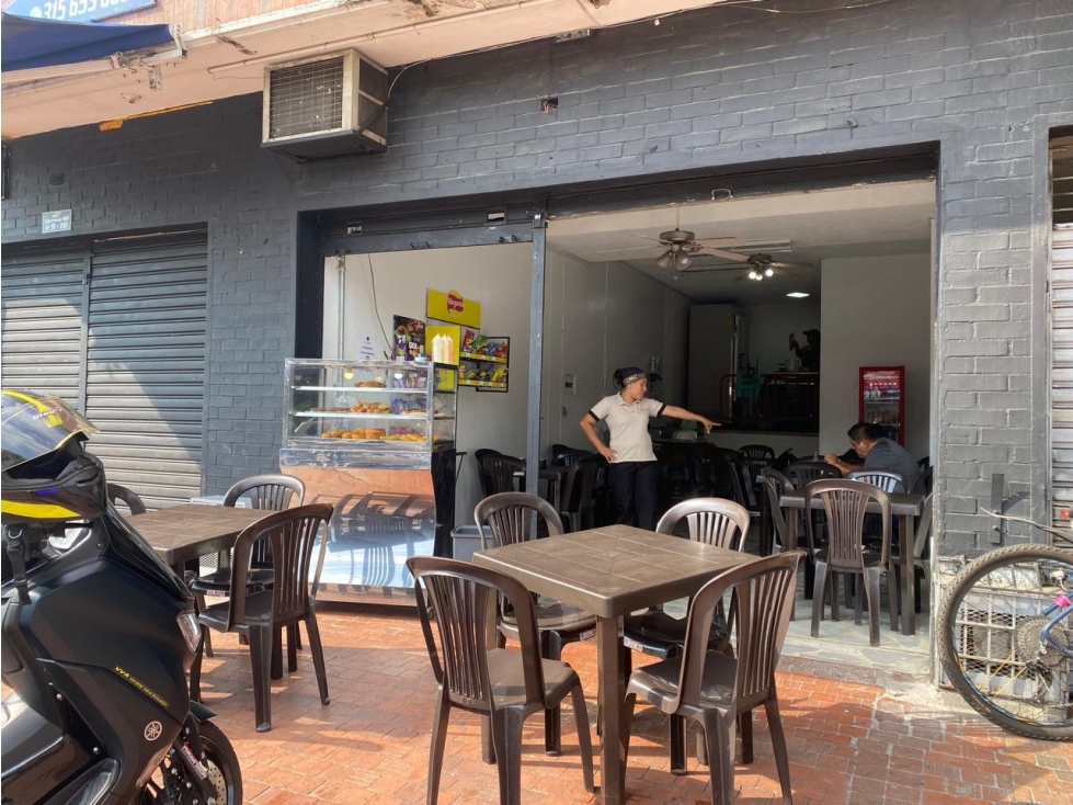 Se vende local comercial en Los Cambulos - 1