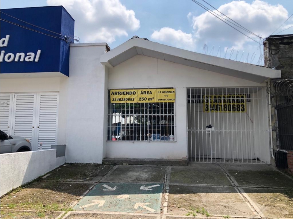 se vende inmueble ubicado en el centro medico Imbanaco