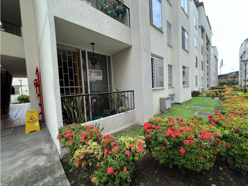 SE VENDE INMUEBLE EN LA FLORA