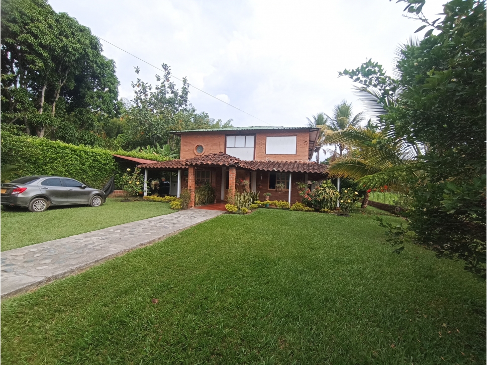 Se vende finca en Tres Esquinas, Tuluá - 1