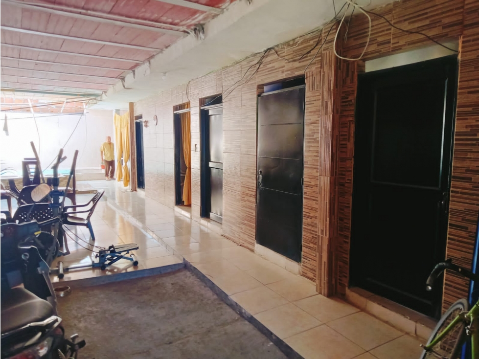 Se vende casa de dos plantas en Vila Gorgona - 2